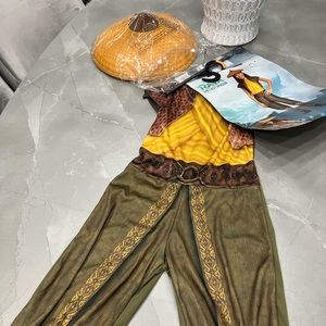 New Disney character Raya and the Last Dragon kids costume size s 4-6.